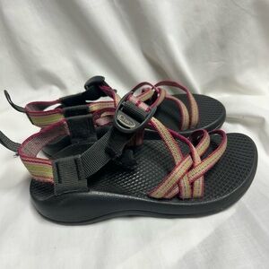 Youth Chaco Z2 sandals youth size Y 1 Pink /green , Hiking, Swimming, EUC Kids
